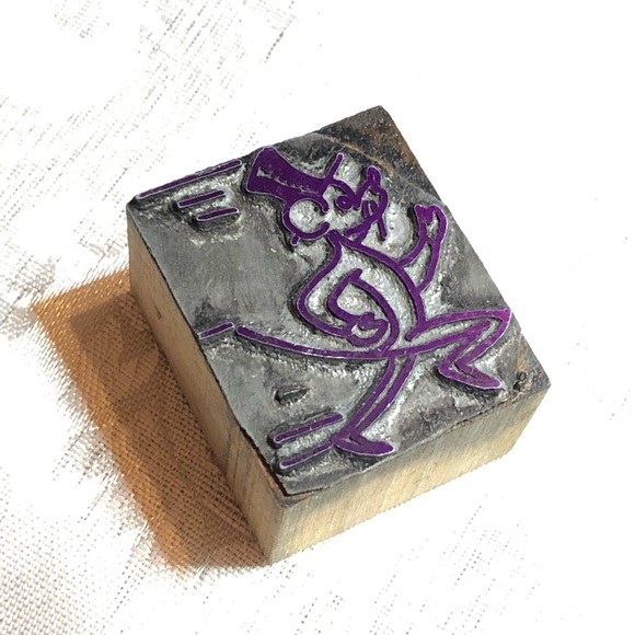 Antique Wooden Print Block Running Mouse in Top Hat Pest Rodent - Picture 2 of 3